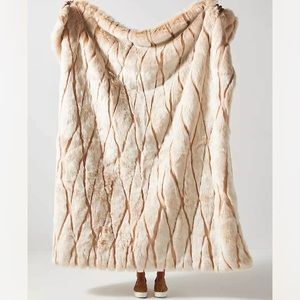 ANTHROPOLOGIE Alpine Faux Fur Throw Blanket Blush Pink Soft Cozy Gift